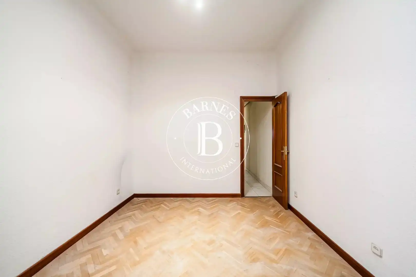 Piso en venta en Madrid con Calefacción y Balcón