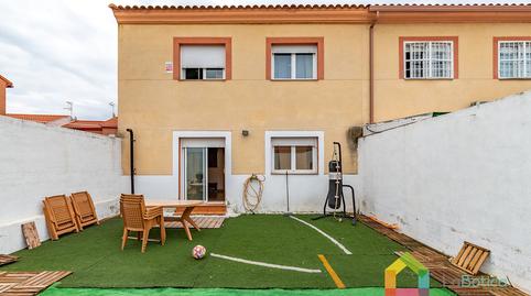 Foto 2 de Casa adosada en venda a Rielves, Toledo