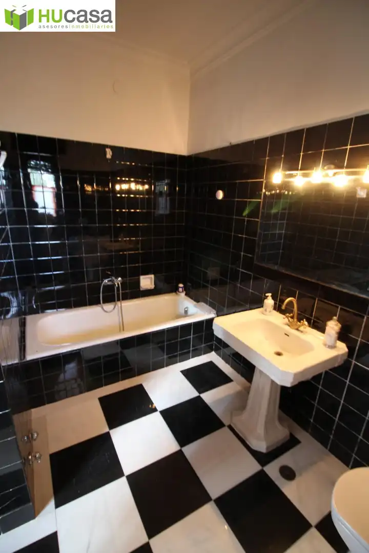 Badezimmer von Haus oder Chalet zum Verkauf in Olías del Rey mit Heizung, Privatgarten und Terrasse