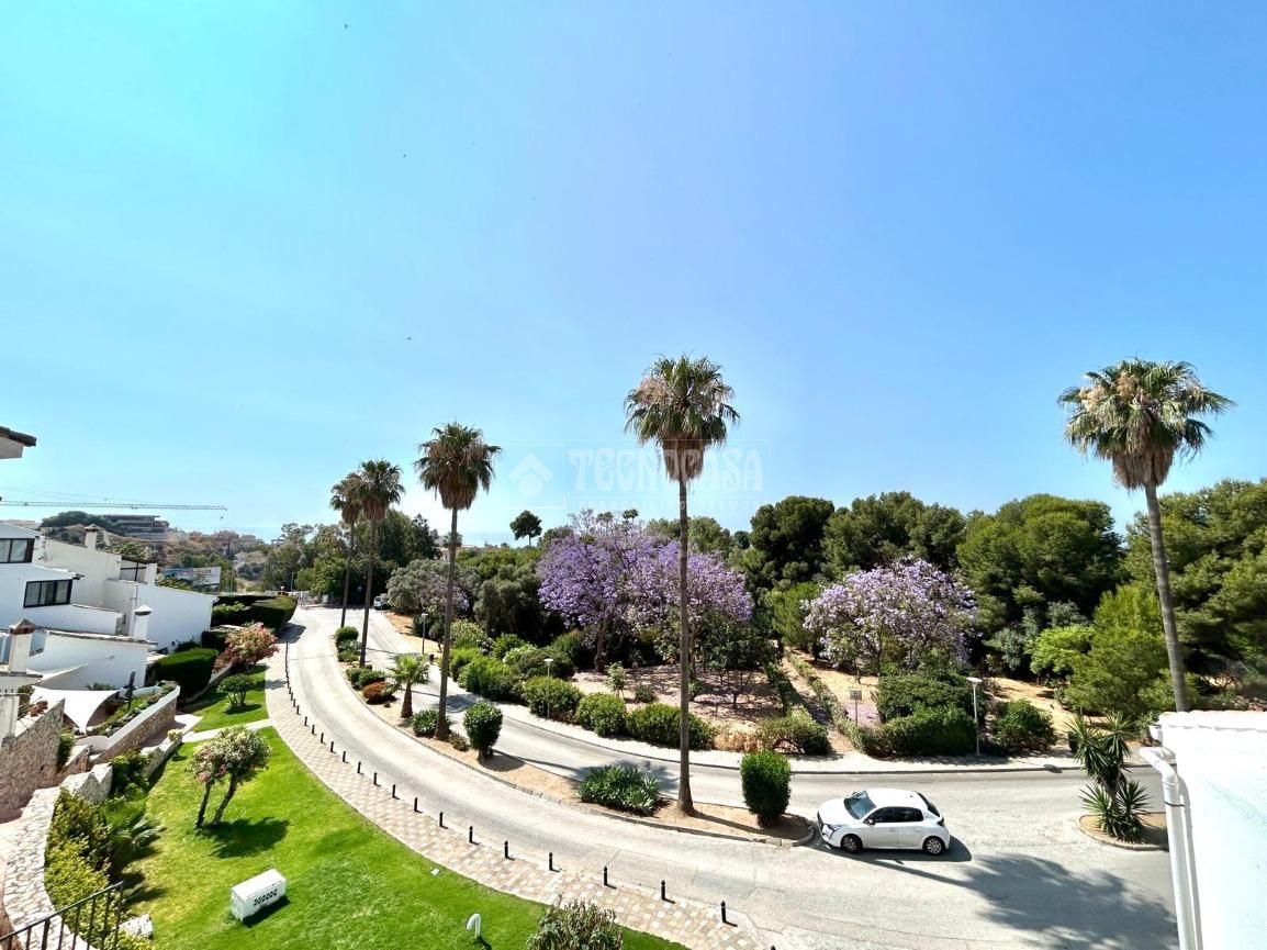 Vista exterior de Pis en venda en Benalmádena amb Aire condicionat, Parquet i Traster