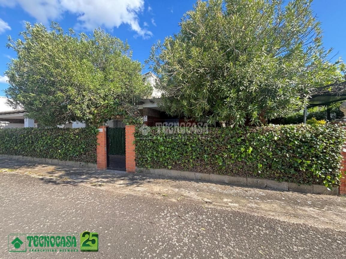Außenansicht von Country house zum verkauf in Piedrabuena mit Privatgarten und Gemeinschaftspool