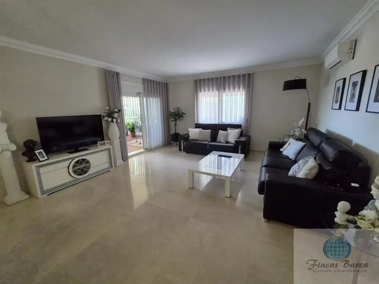 Sala de estar de Piso en venta en Mijas con Aire acondicionado, Terraza y Trastero