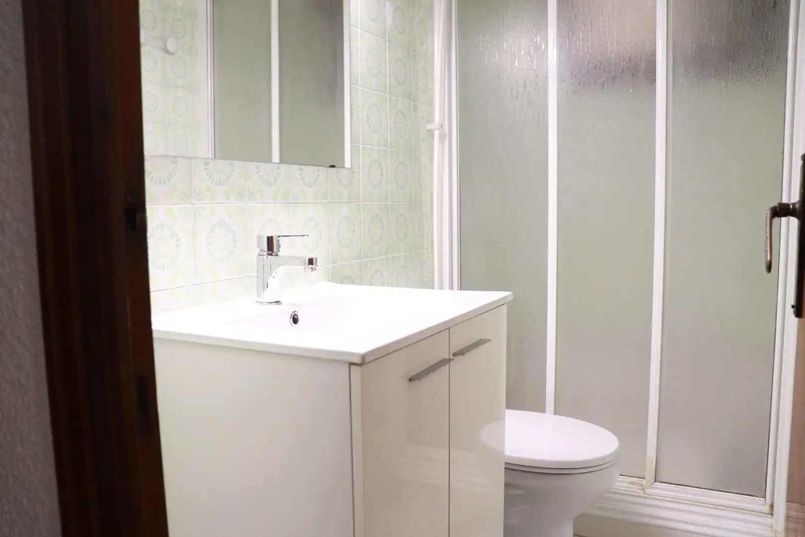 Baño de Piso de alquiler en Elche / Elx con Aire acondicionado, Amueblado y Balcón