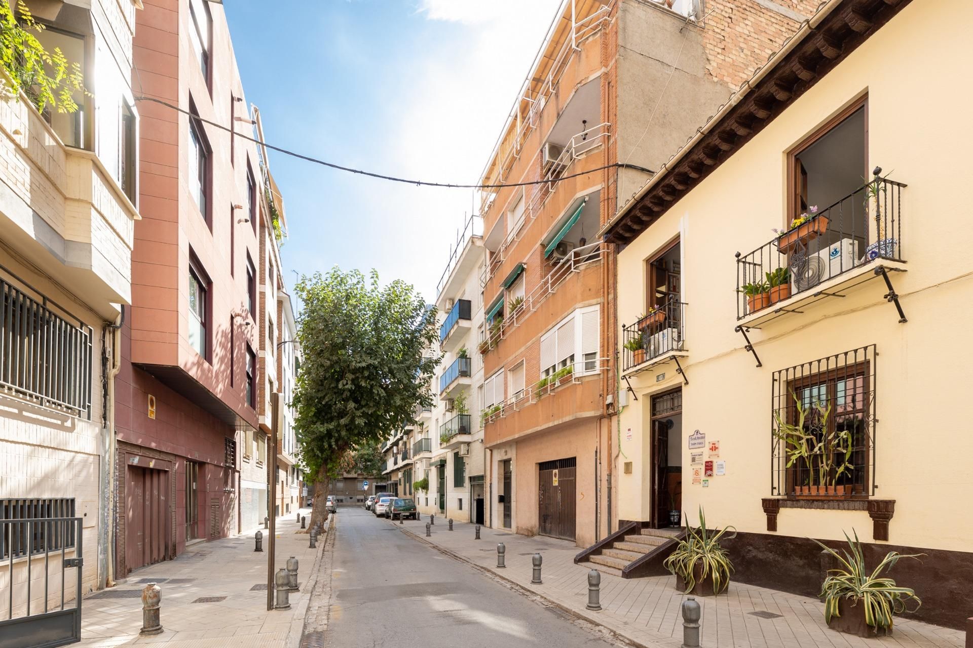 Vista exterior de Pis en venda en  Granada Capital amb Aire condicionat i Balcó