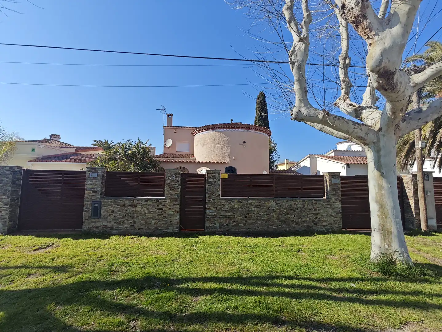 Vista exterior de Casa o xalet en venda en Empuriabrava