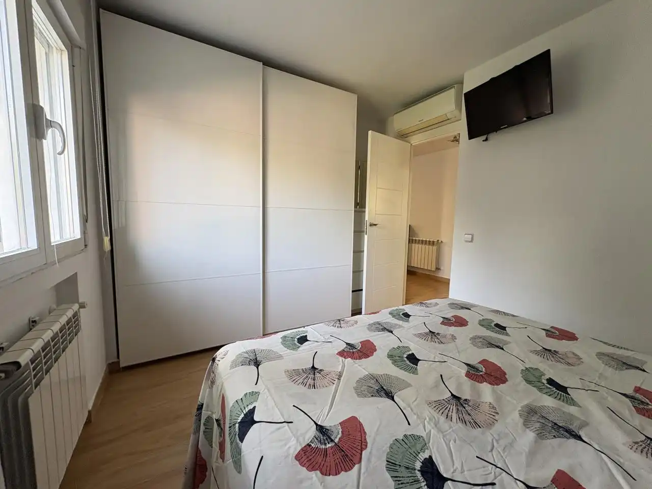 Bedroom of Flat for rent in Madrid  with Air Conditioner, Heating and Furnished