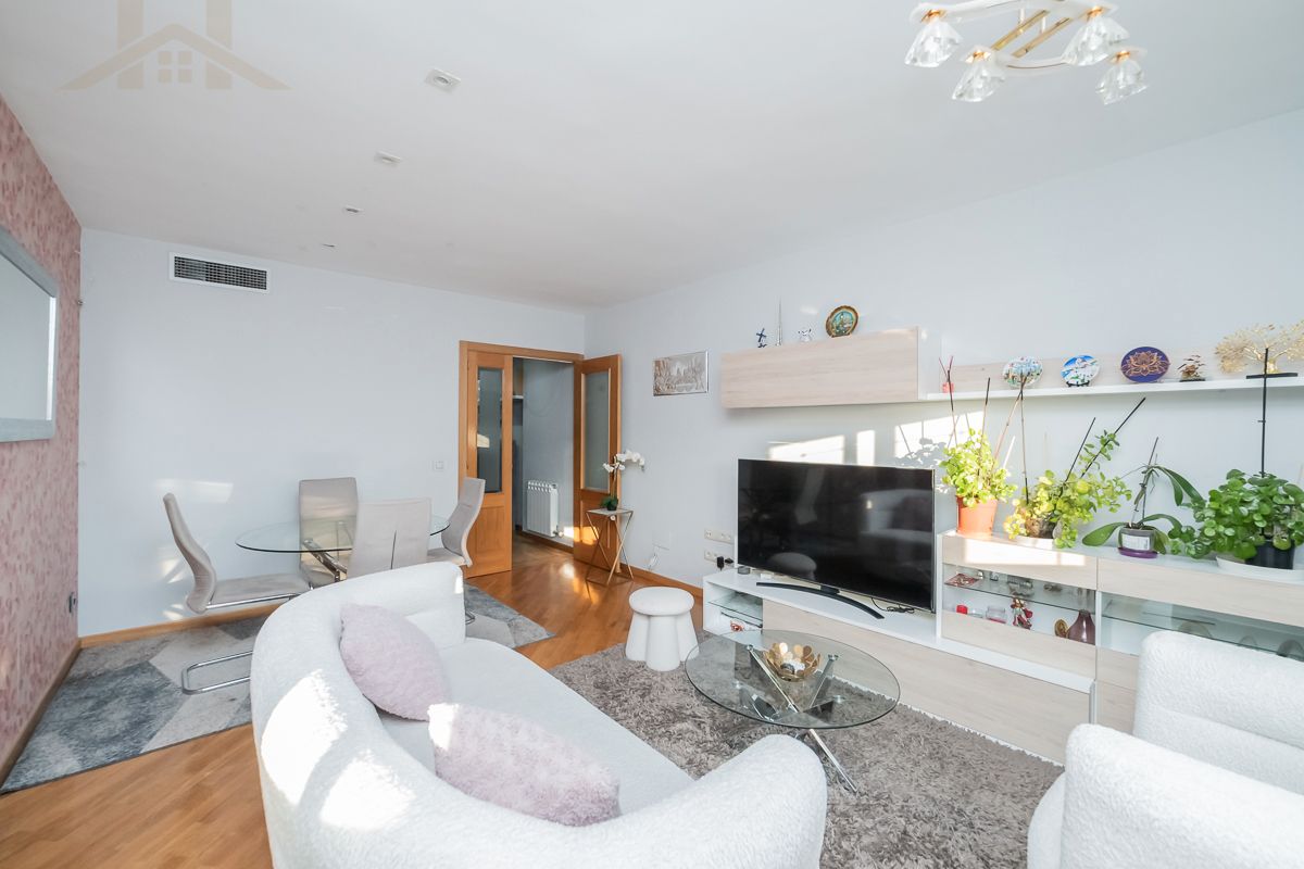Living room of Flat for sale in Móstoles  with Air Conditioner, Heating and Terrace