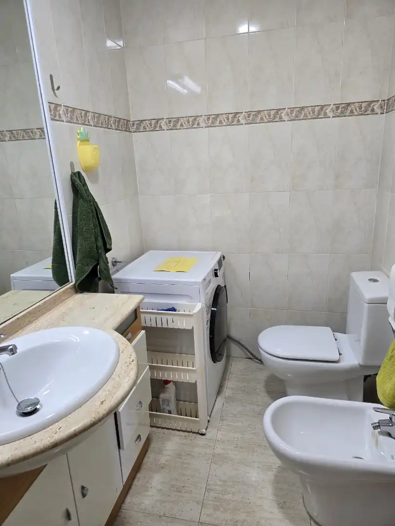 Baño de Apartamento de alquiler en Murcia con Aire acondicionado, Calefacción y Amueblado