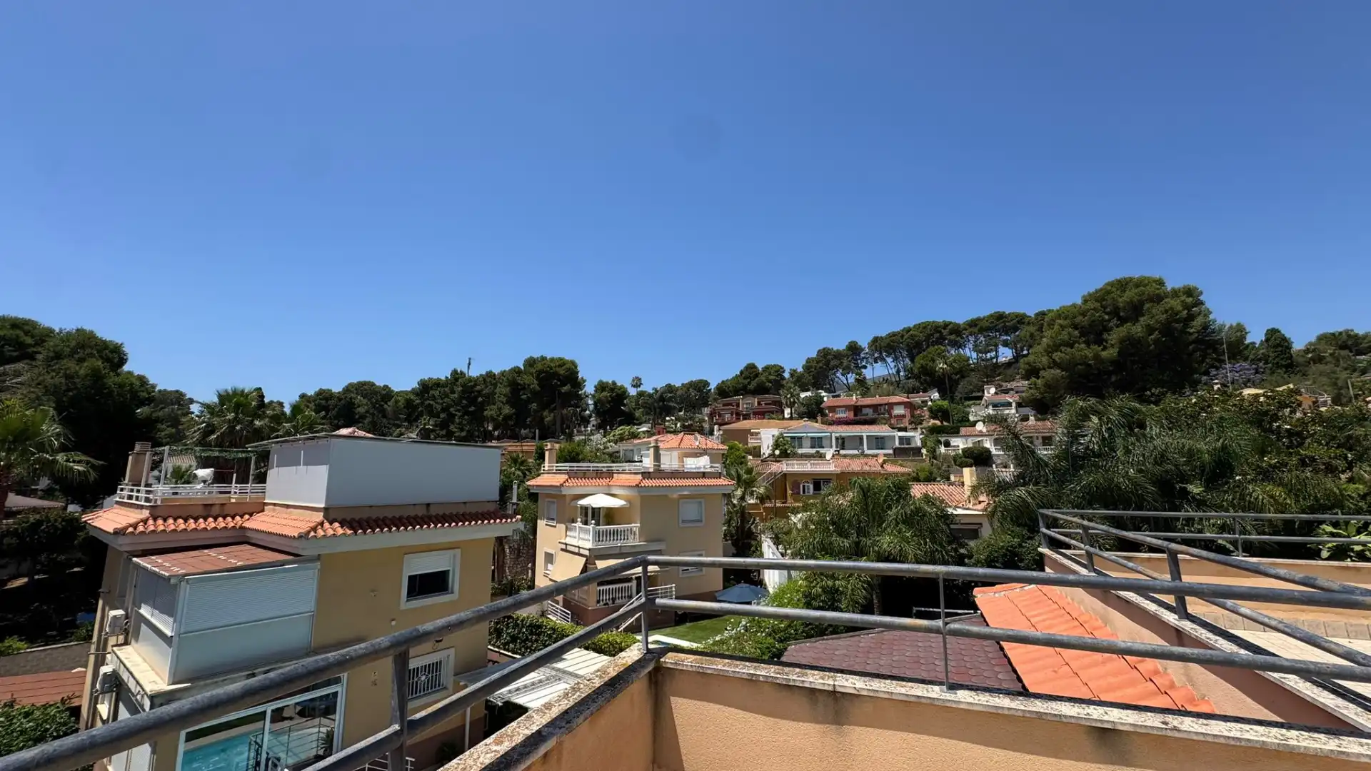 Vista exterior de Casa o chalet en venta en Torremolinos con Aire acondicionado, Calefacción y Jardín privado