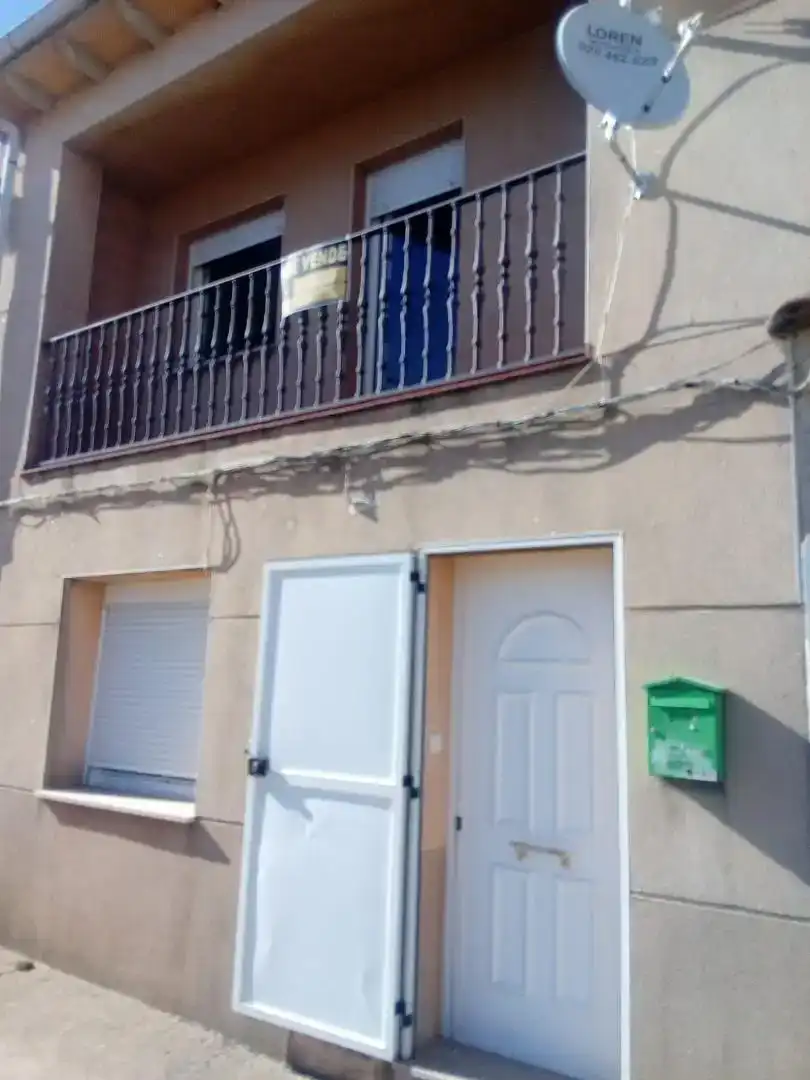 Vista exterior de Casa adosada en venta en El Bodón  con Jardín privado