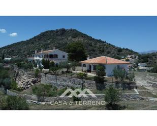 Vista exterior de Casa o xalet en venda en Comares amb Aire condicionat, Terrassa i Piscina