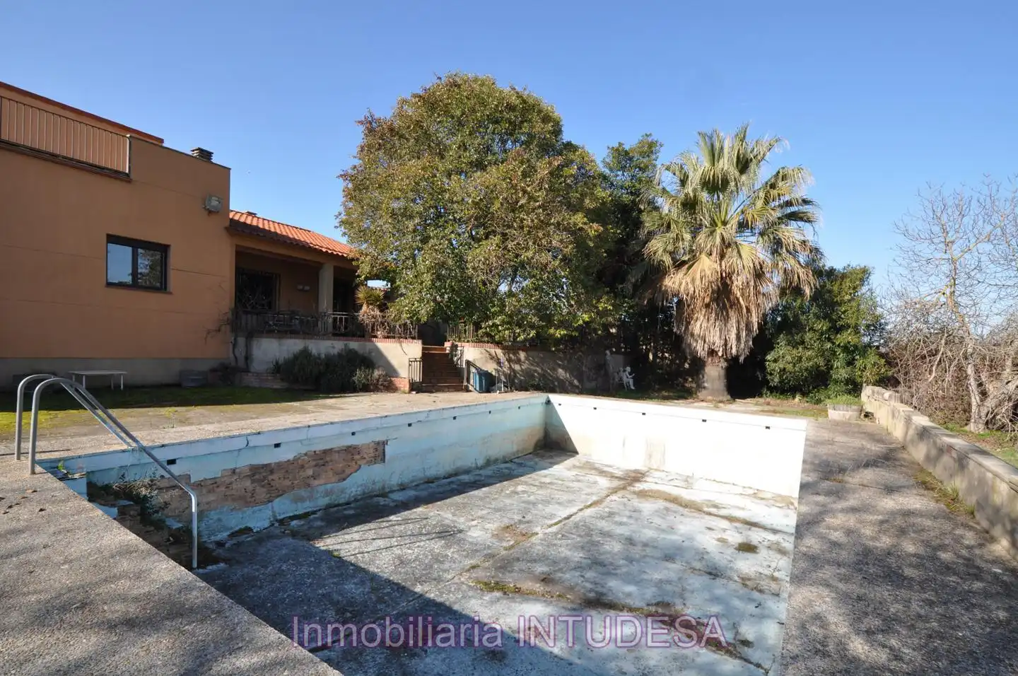 Piscina de Casa o xalet en venda en Alfaro amb Aire condicionat, Calefacció i Jardí privat
