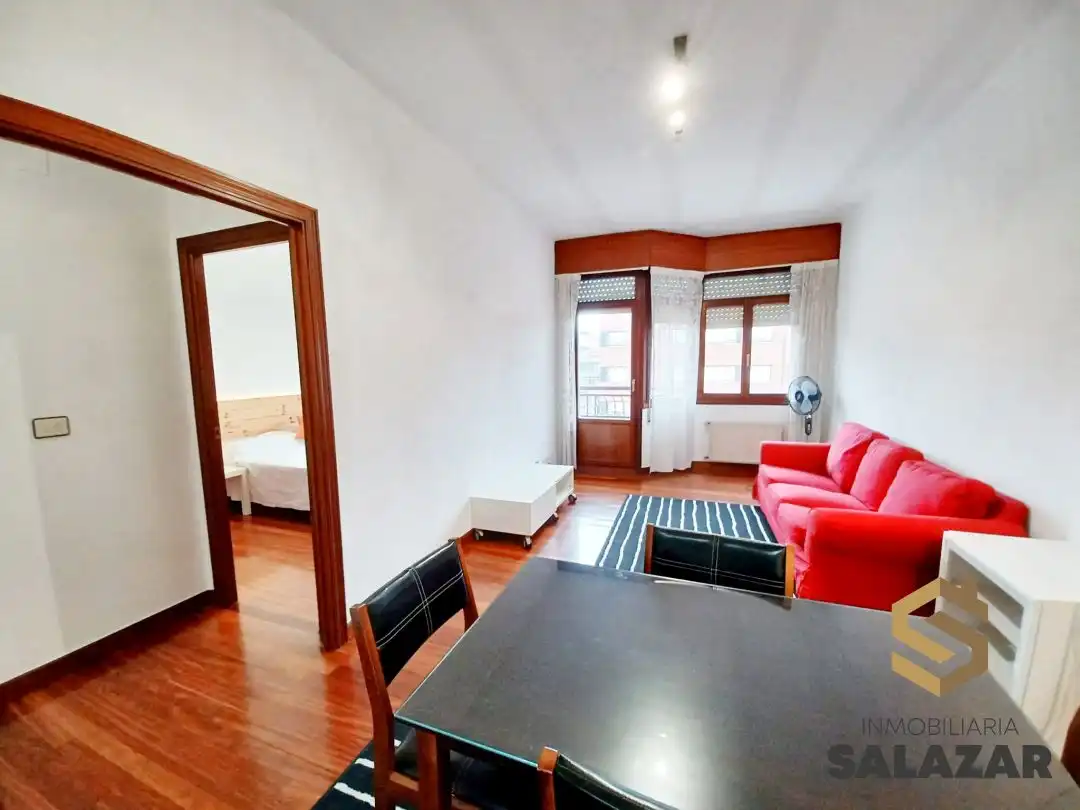 Sala d'estar de Apartament de lloguer en Bilbao  amb Calefacció, Terrassa i Microones