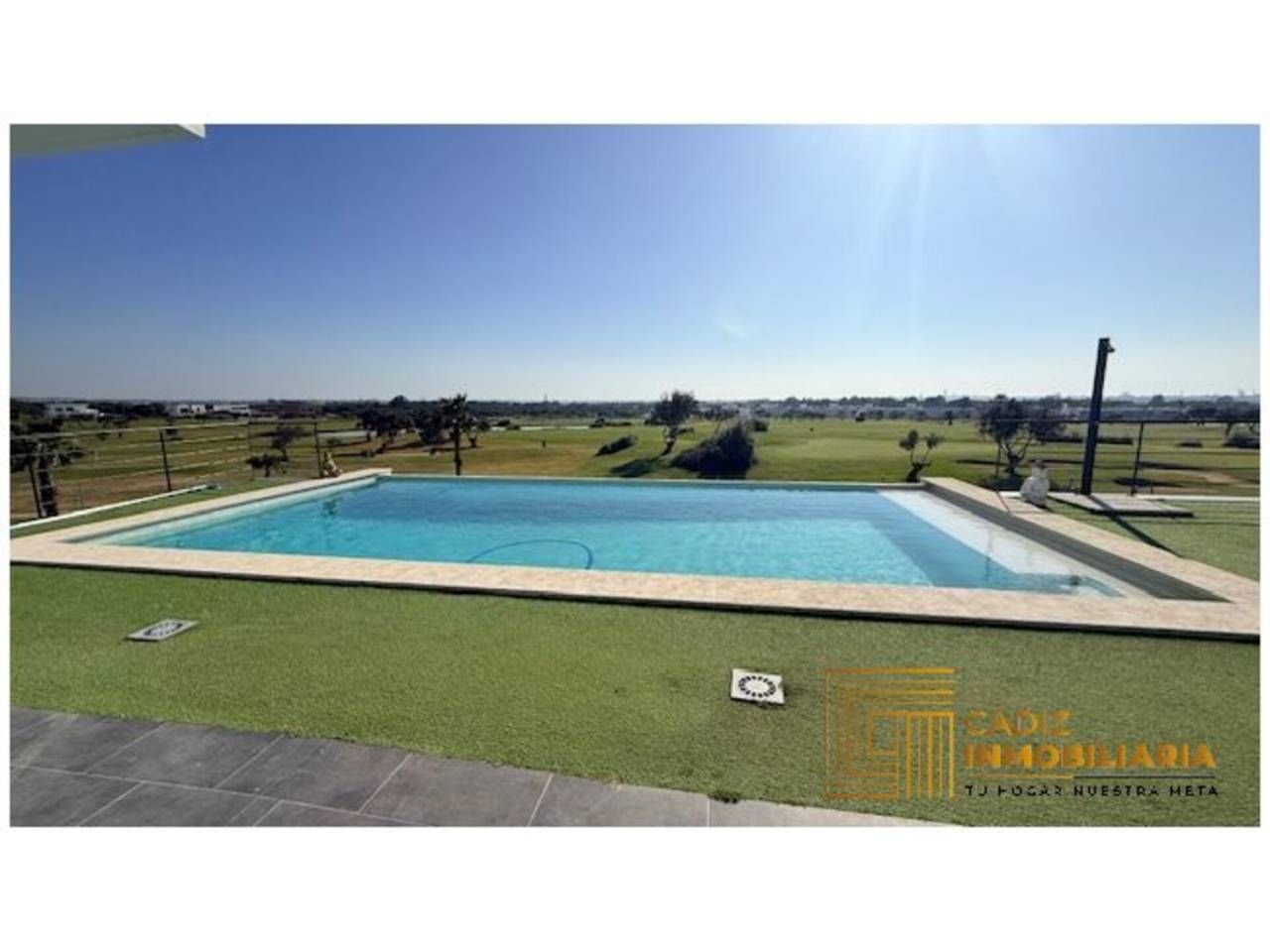 Piscina de Casa o xalet en venda en Puerto Real amb Aire condicionat, Jardí privat i Terrassa