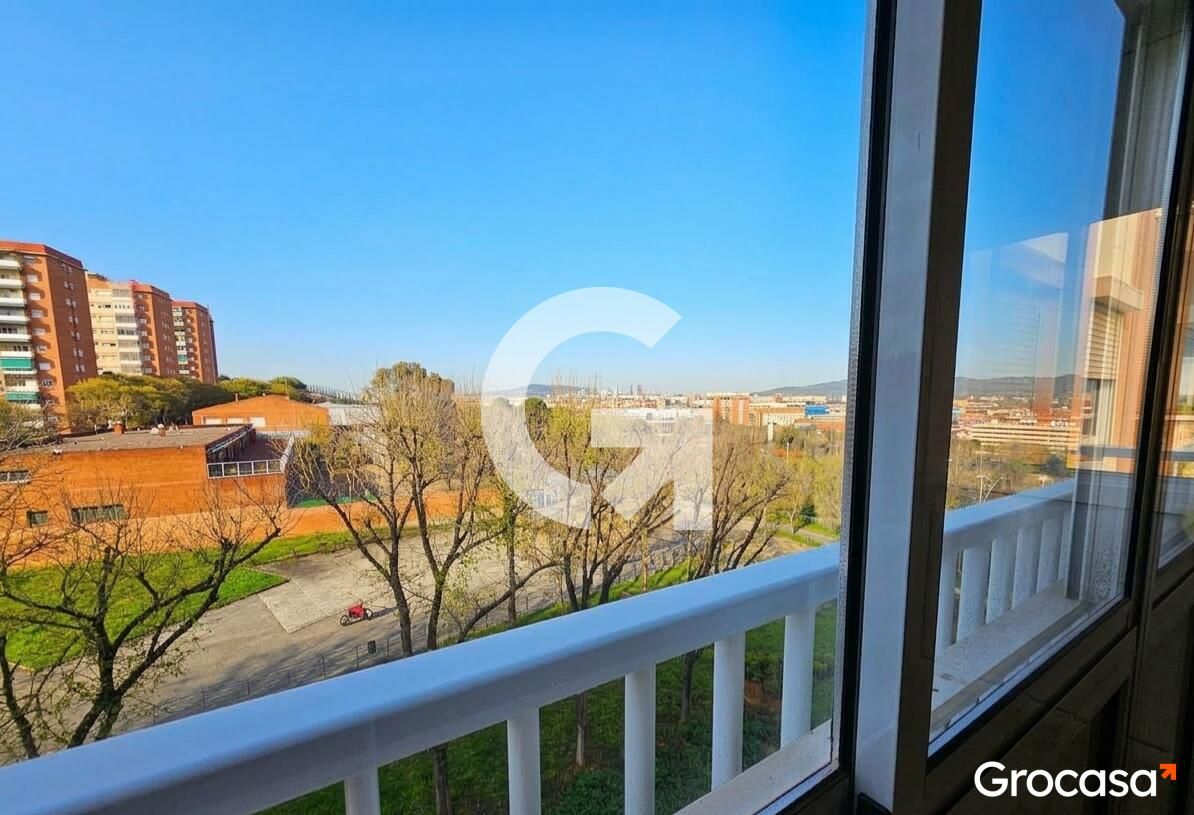 Terrassa de Pis en venda en Cornellà de Llobregat amb Aire condicionat, Calefacció i Forn