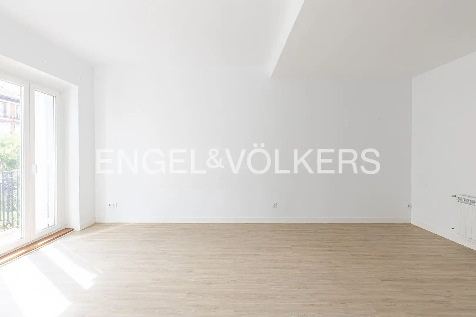 Living room of Flat for rent in Madrid  with Air Conditioner, Heating and Storage room