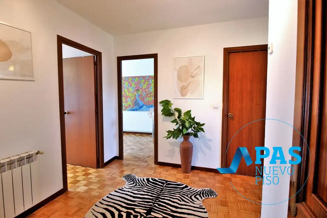 Piso en venta en Santander con Calefacción, Trastero y Amueblado