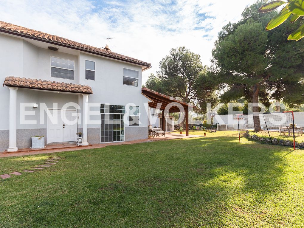 Jardín de Casa o chalet de alquiler en Serra con Calefacción, Jardín privado y Parquet