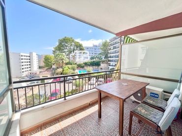 Flat with balcony for sale in Jaume I
