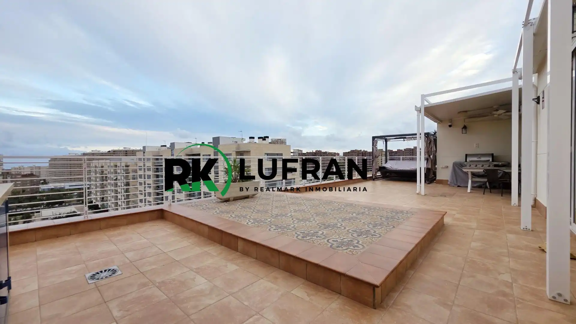 Terrassa de Àtic en venda en Alicante / Alacant amb Aire condicionat, Calefacció i Jardí privat