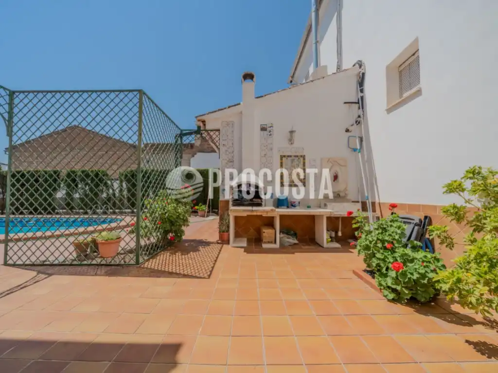 Terrassa de Casa o xalet en venda en Fuente Vaqueros amb Aire condicionat, Jardí privat i Terrassa