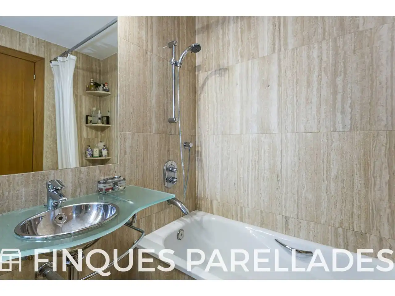 Bany de Àtic en venda en Sitges amb Aire condicionat, Calefacció i Parquet