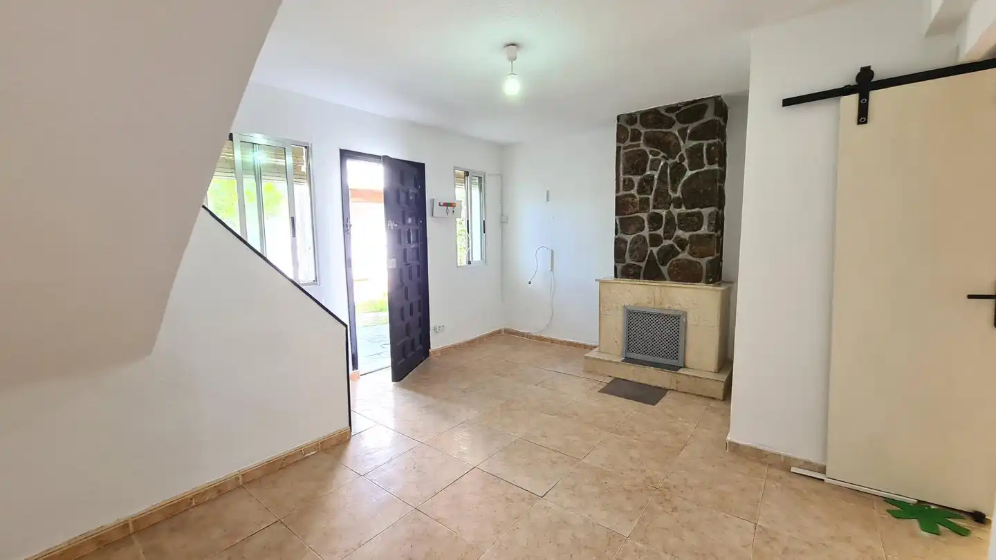 Casa o xalet en venda en La Adrada  amb Terrassa