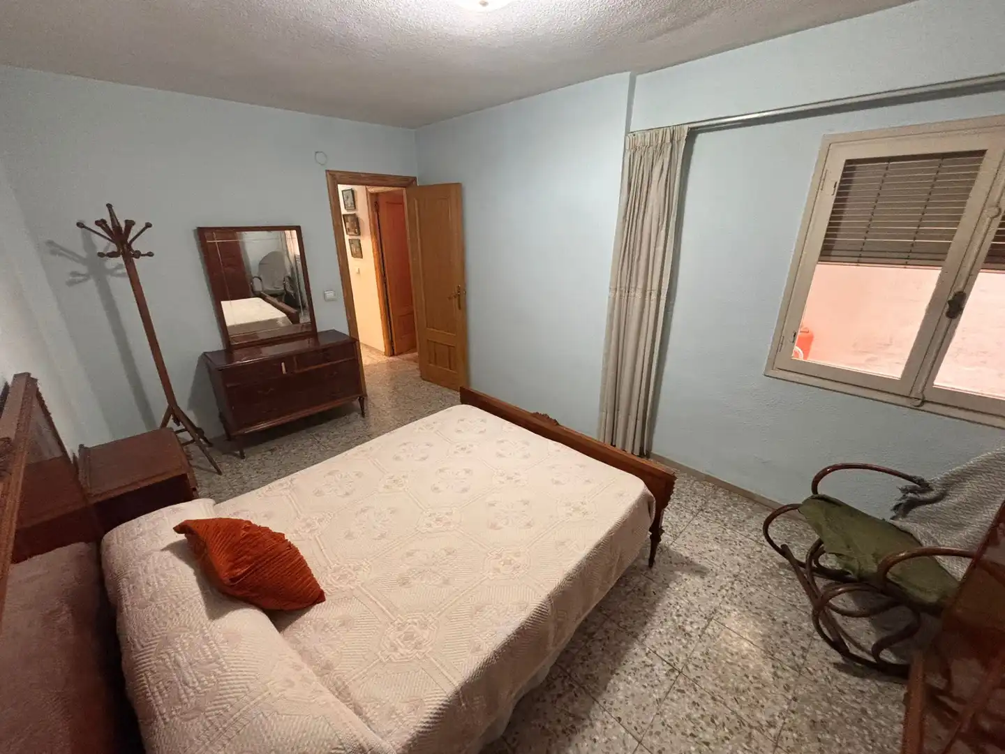 Habitación de Piso en venta en Alicante / Alacant con Aire acondicionado y Amueblado
