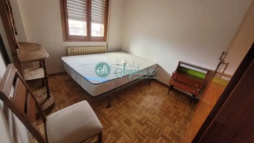 Habitación de Piso en venta en Segovia con Calefacción, Parquet y Terraza