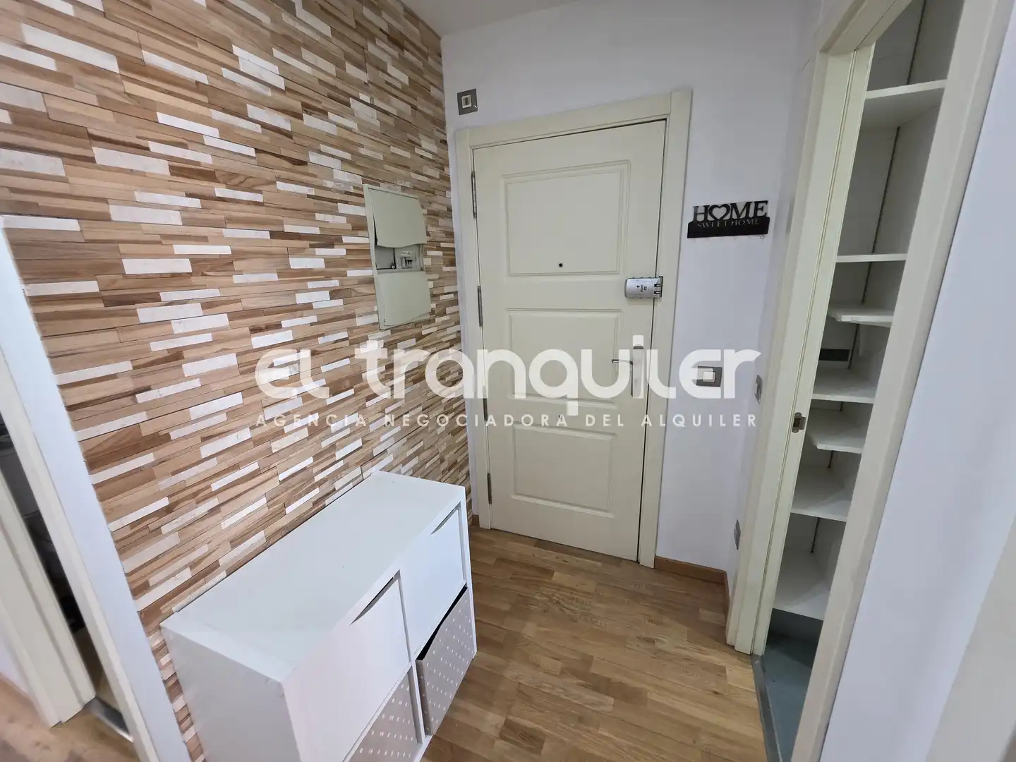 Flat for rent in Madrid  with Air Conditioner, Parquet flooring and Storage room