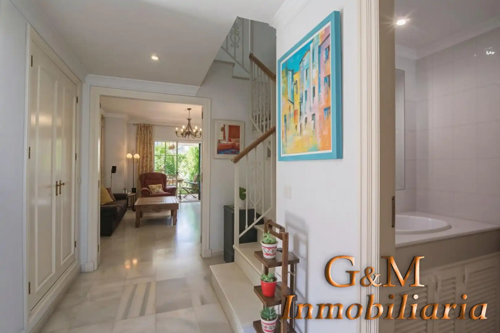 Casa adosada en venta en Estepona con Jardín privado, Terraza y Balcón