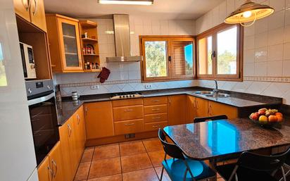 Kitchen of House or chalet for sale in Riells i Viabrea  with Terrace, Swimming Pool and Balcony