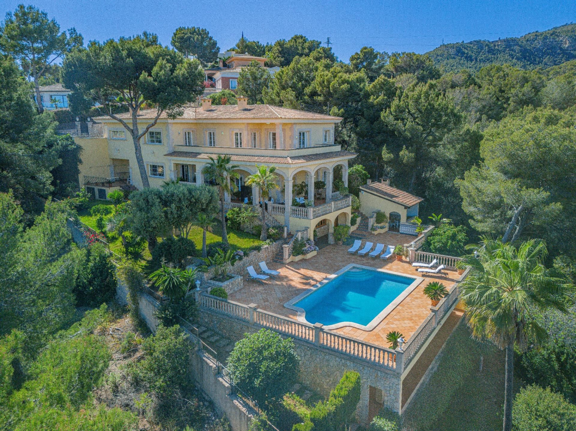 Vista exterior de Casa o xalet en venda en Calvià amb Aire condicionat, Calefacció i Jardí privat