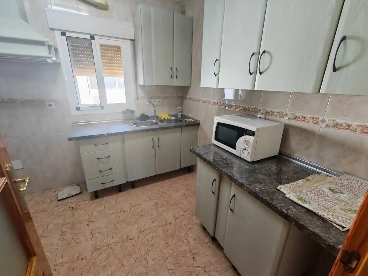 Cuina de Casa o xalet en venda en Villanueva Mesía amb Terrassa