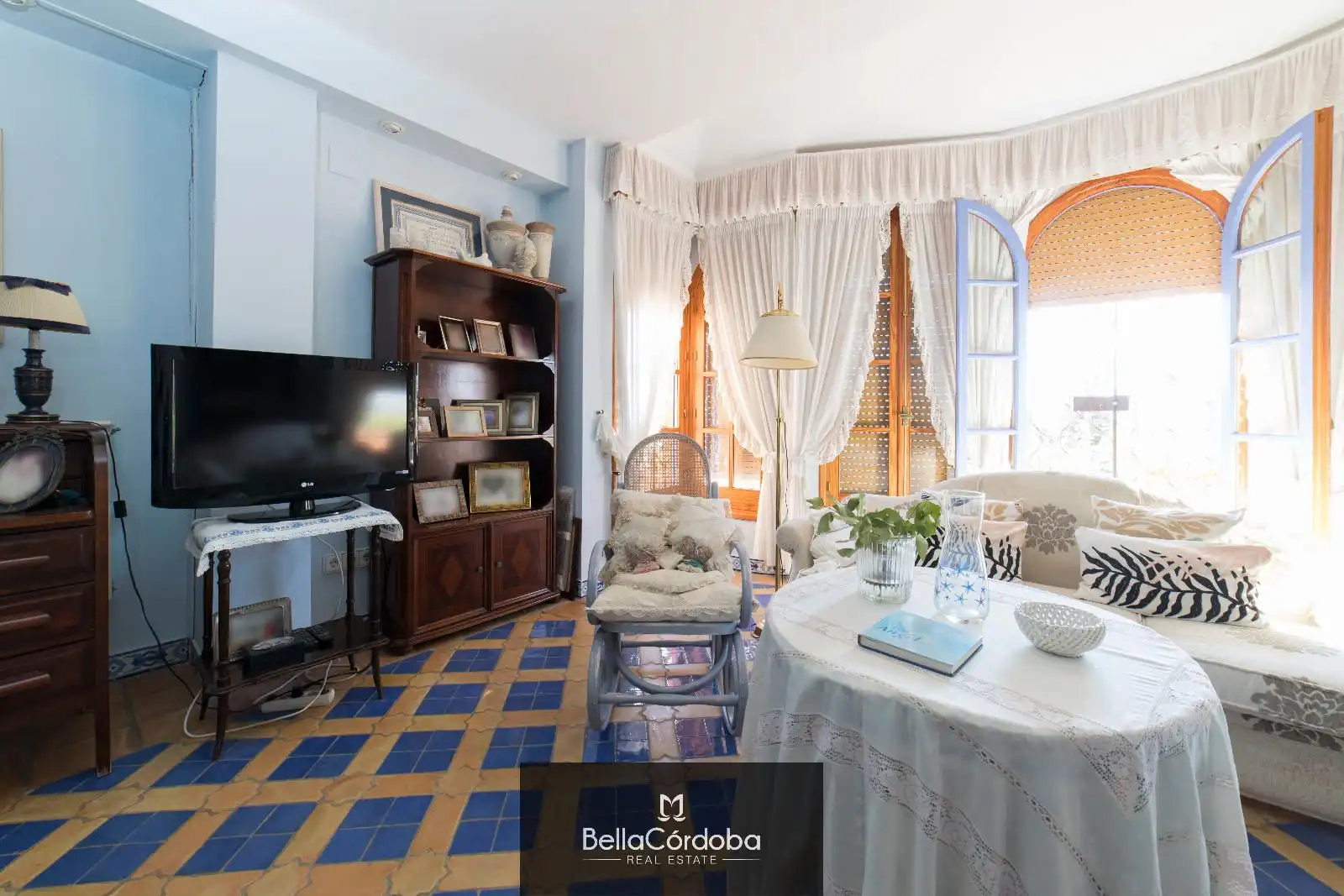 Living room of Houses for sale in Córdoba  with Air Conditioner, Heating and Terrace