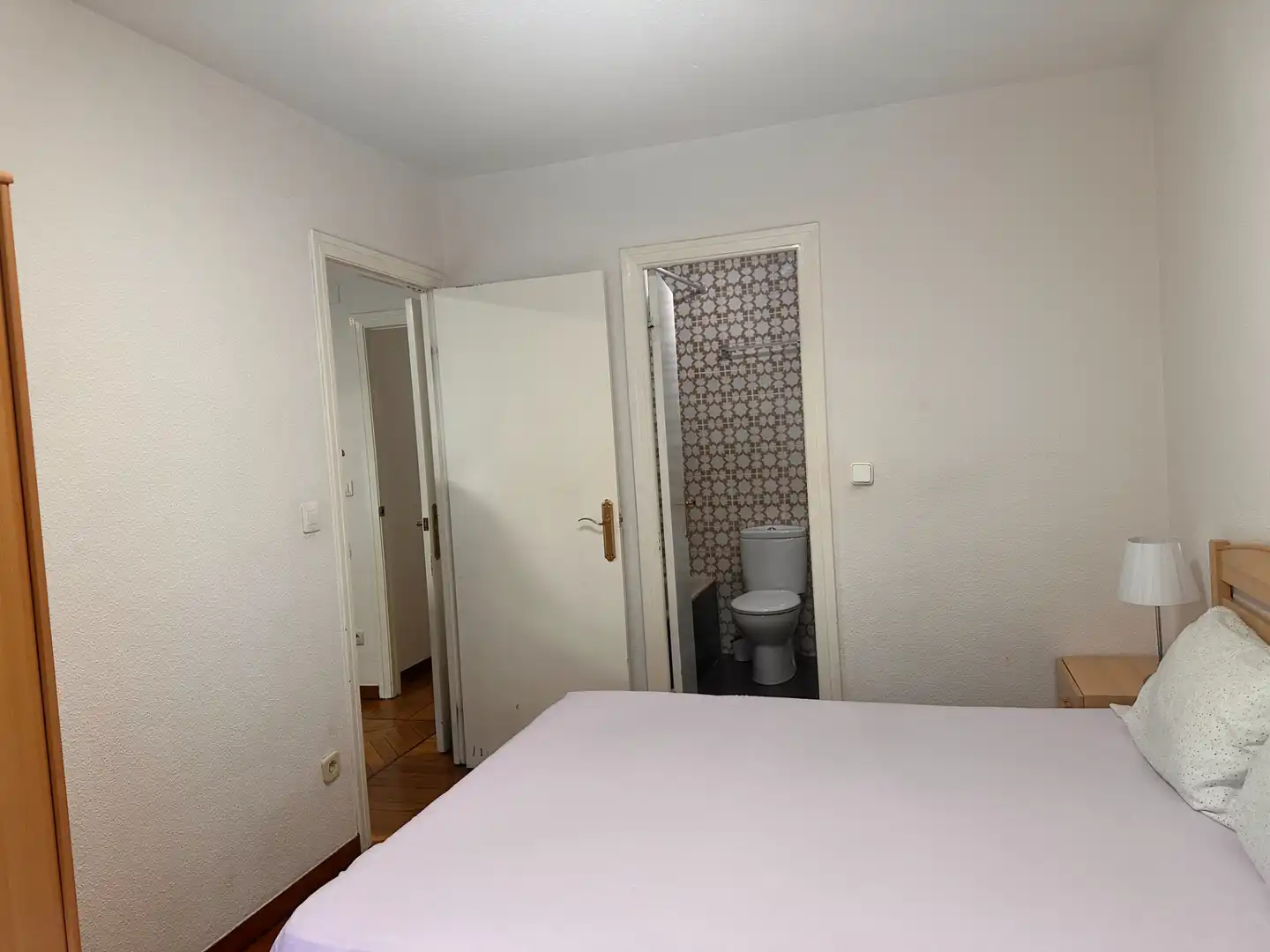 Habitación de Apartamento de alquiler en Santander con Calefacción, Parquet y Amueblado