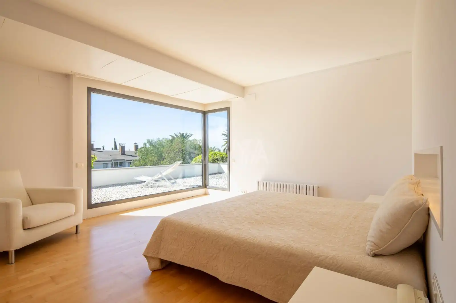 Bedroom of Houses for sale in Sant Just Desvern  with Air Conditioner, Heating and Parquet flooring
