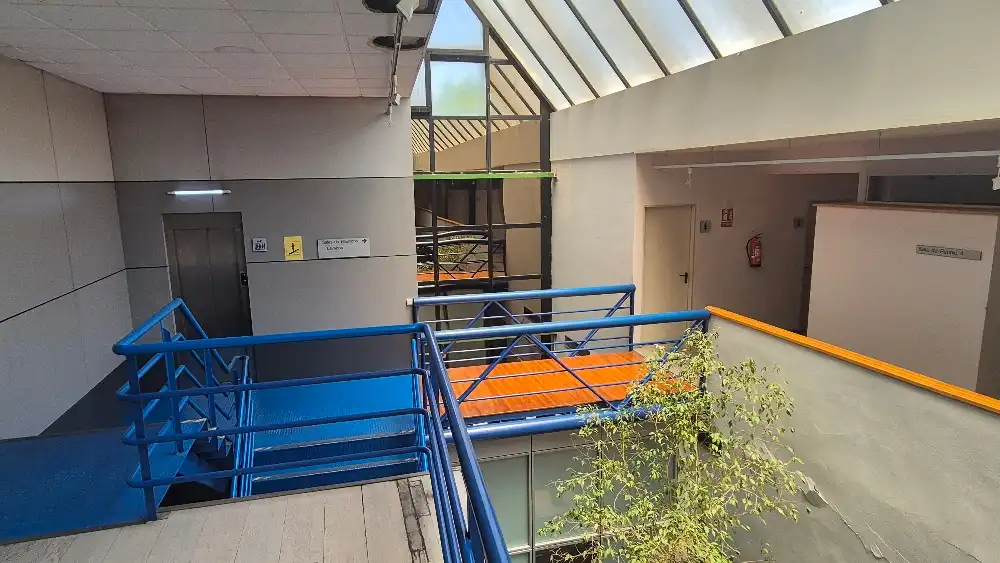 Fabrikhallen zur Miete in Cerdanyola del Vallès mit Heizung und Alarm