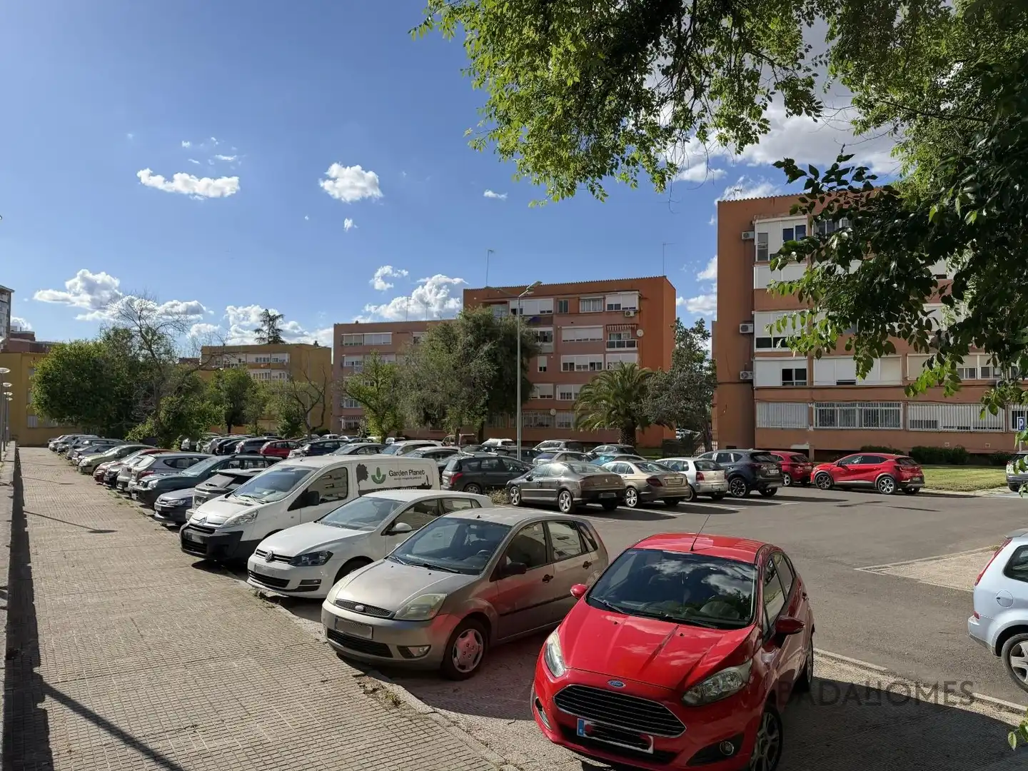 Parkplatz von Büro zur Miete in Badajoz mit Klimaanlage, Heizung und Möbliert