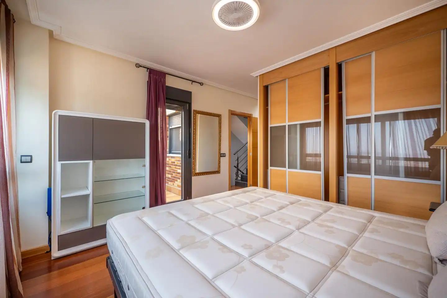 Habitación de Casa adosada en venta en Ávila con Calefacción, Jardín privado y Terraza