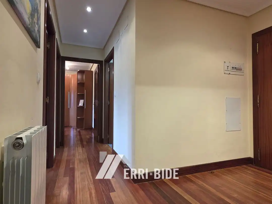Piso en venta en Mungia con Calefacción, Trastero y Balcón