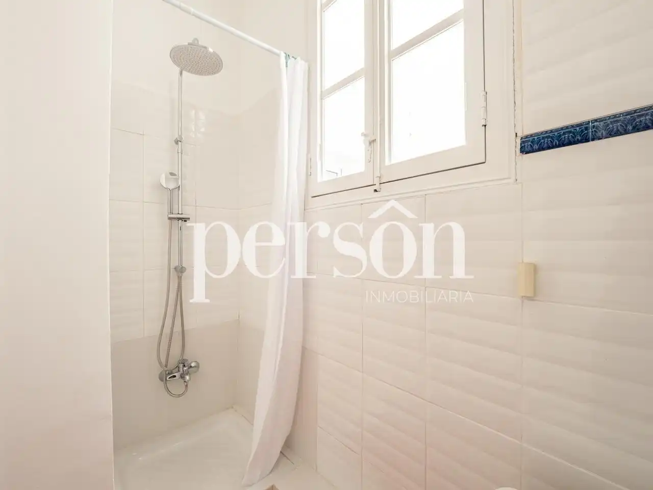 Baño de Piso de alquiler en Valencia con Aire acondicionado, Calefacción y Amueblado