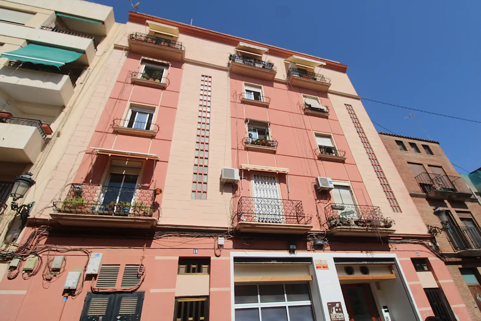 Vista exterior de Piso de alquiler en Valencia con Aire acondicionado, Terraza y Amueblado