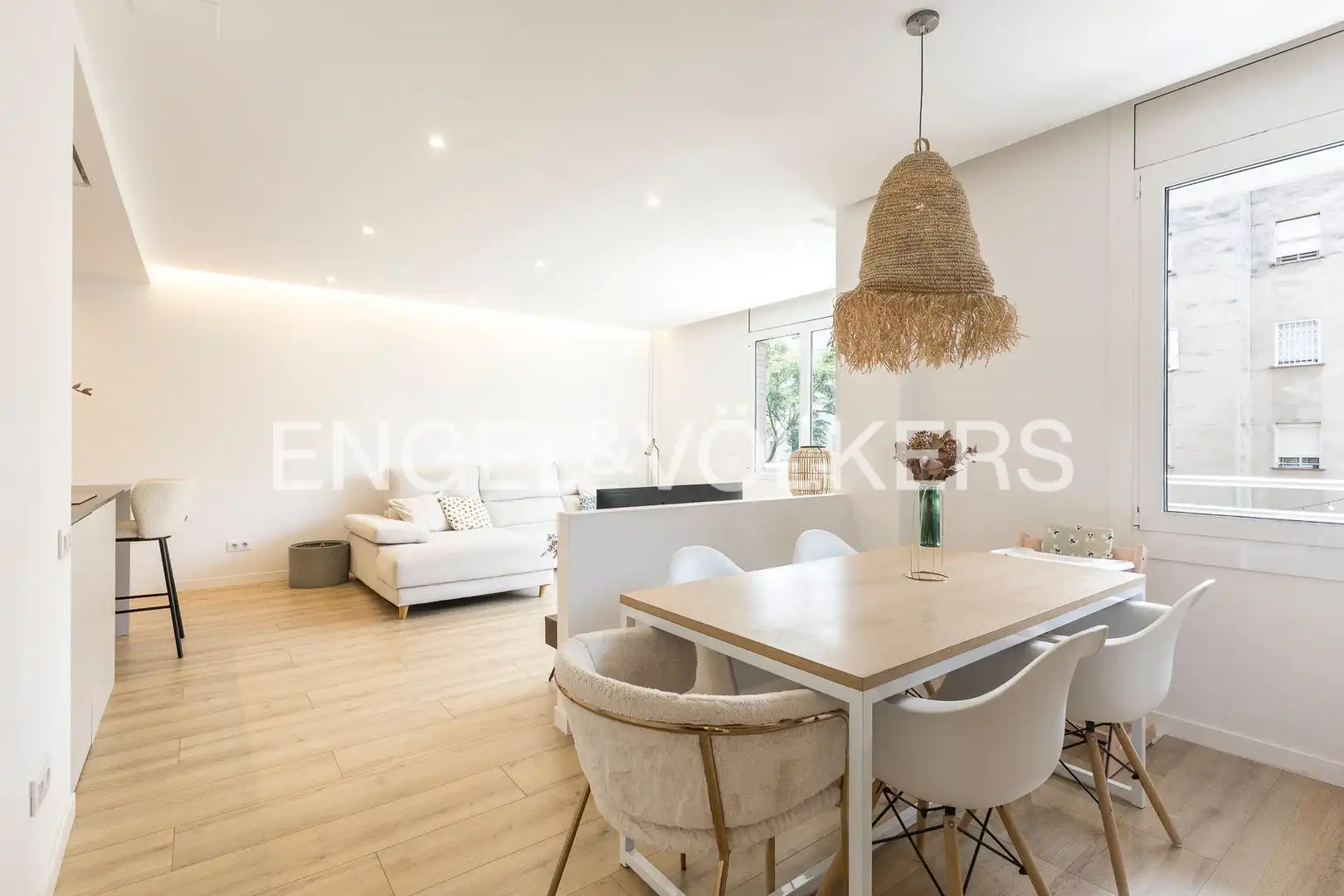 Wohnzimmer von Wohnung zum Verkauf in Barcelona mit Klimaanlage, Heizung und Parkett