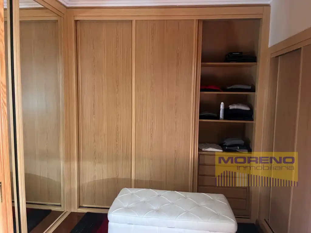 Dormitori de Casa o xalet en venda en Sarria