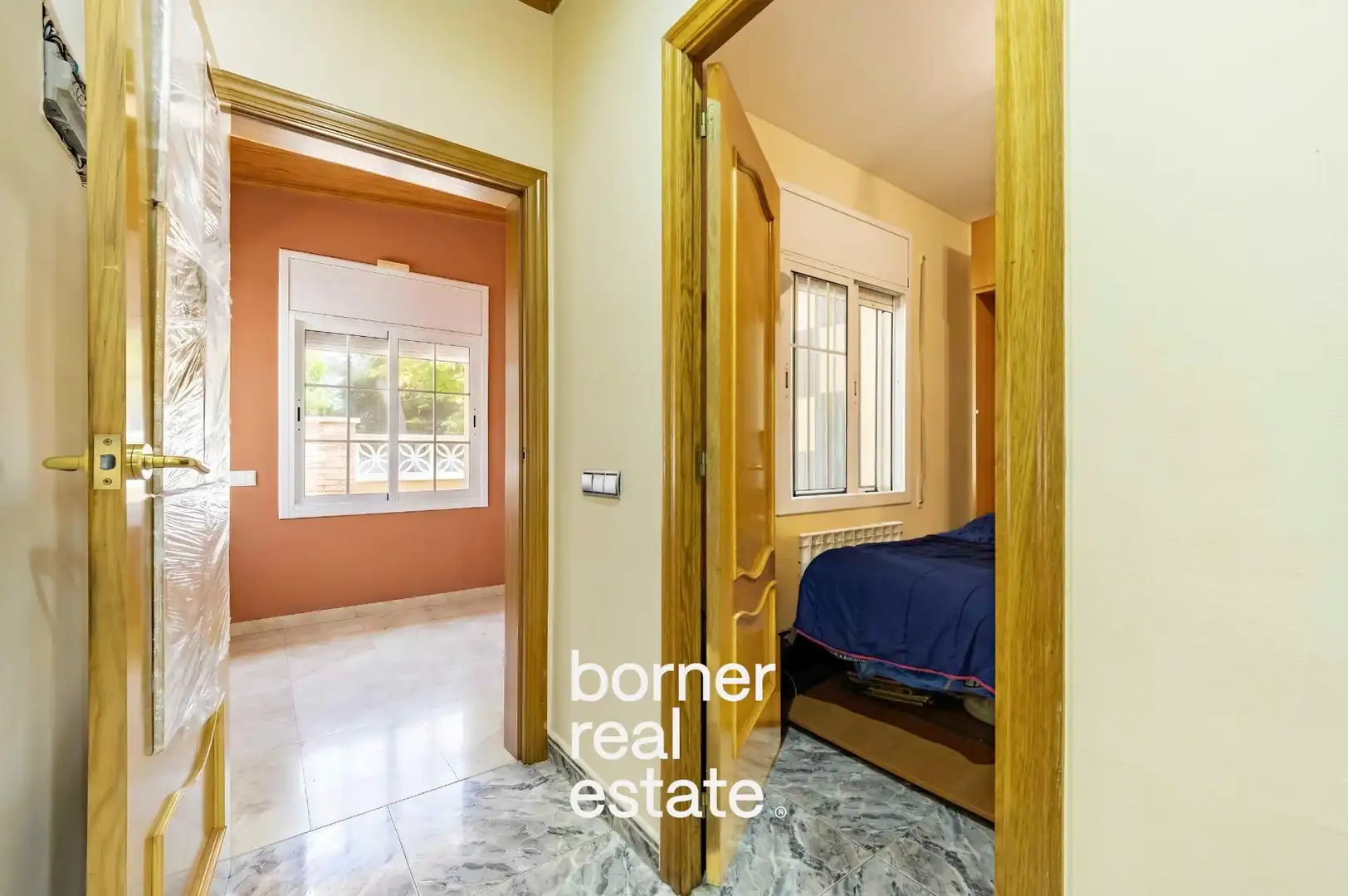 Vista exterior de Casa o xalet en venda en Sant Cugat del Vallès amb Aire condicionat, Calefacció i Jardí privat