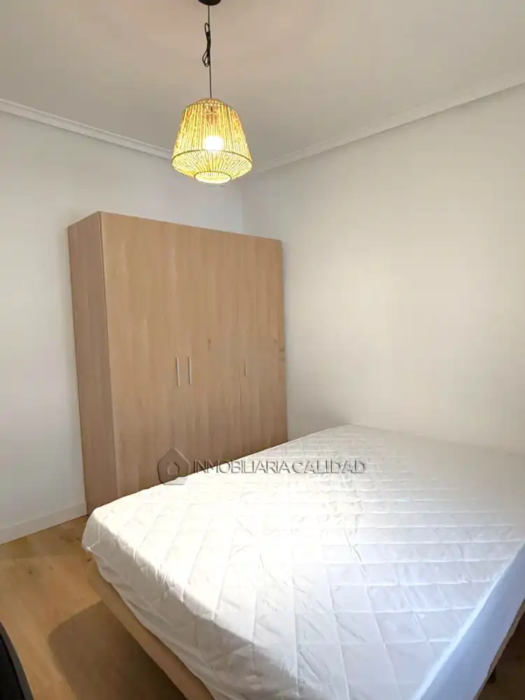 Schlafzimmer von Wohnung zur Miete in Burgos mit Heizung