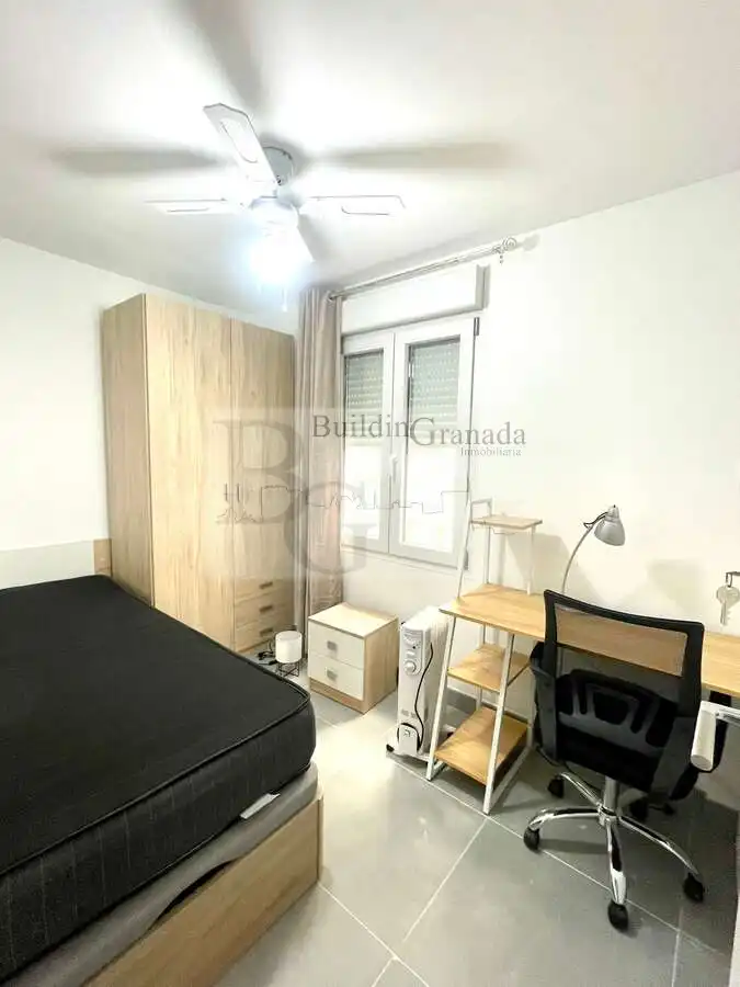 Habitación de Piso de alquiler en Granada con Calefacción, Terraza y Amueblado