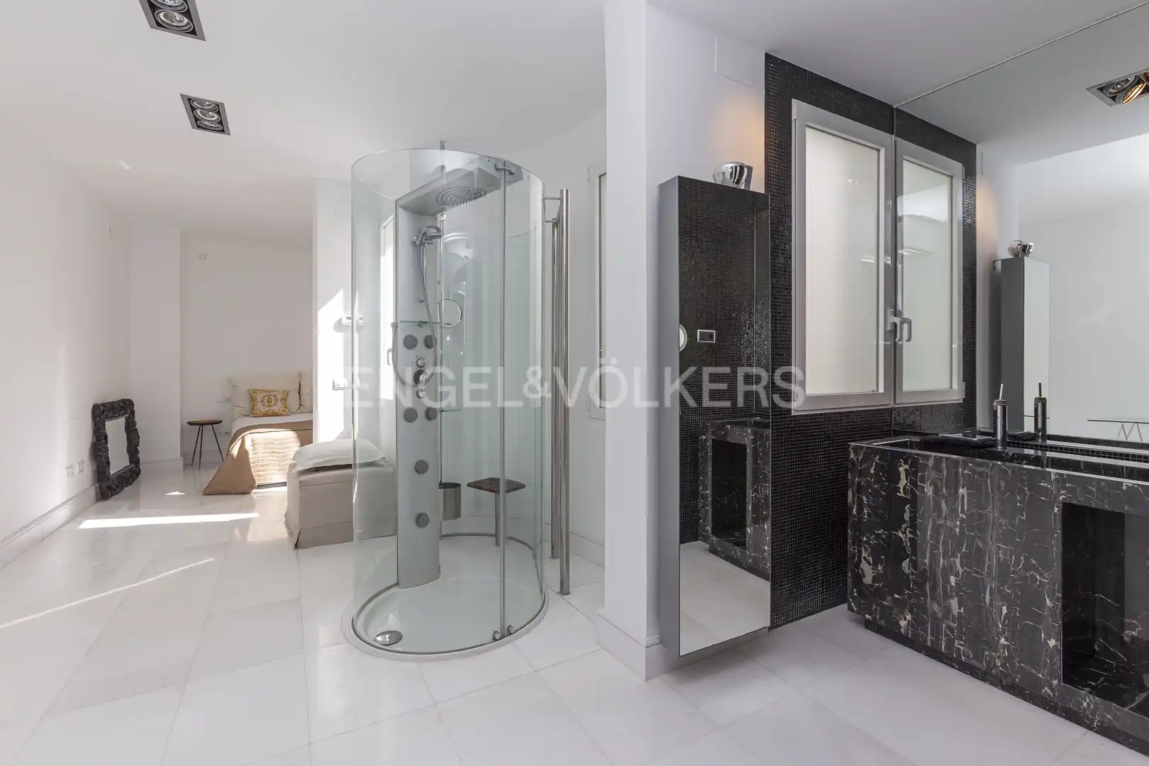 Bathroom of Attic for sale in Madrid  with Air Conditioner, Heating and Terrace