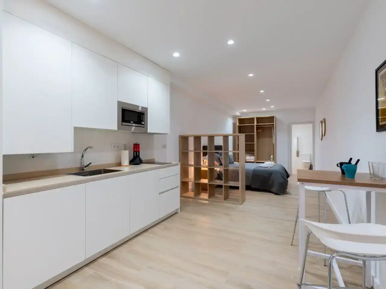 Cuina de Apartament de lloguer en  Sevilla Capital amb Aire condicionat